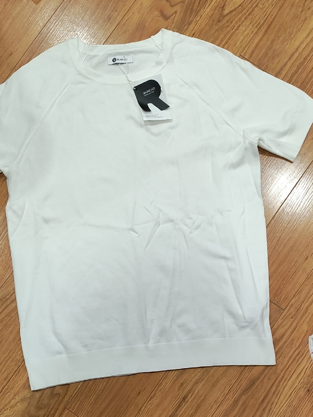 Unbranded Men’s White Short-Sleeve Knit Shirt